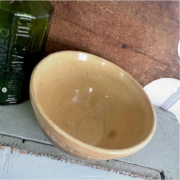 Antique 1930s Yellowware Mixing Bowl Collared Rim Pale Brown Band Double Stripe - Picture 6 of 10